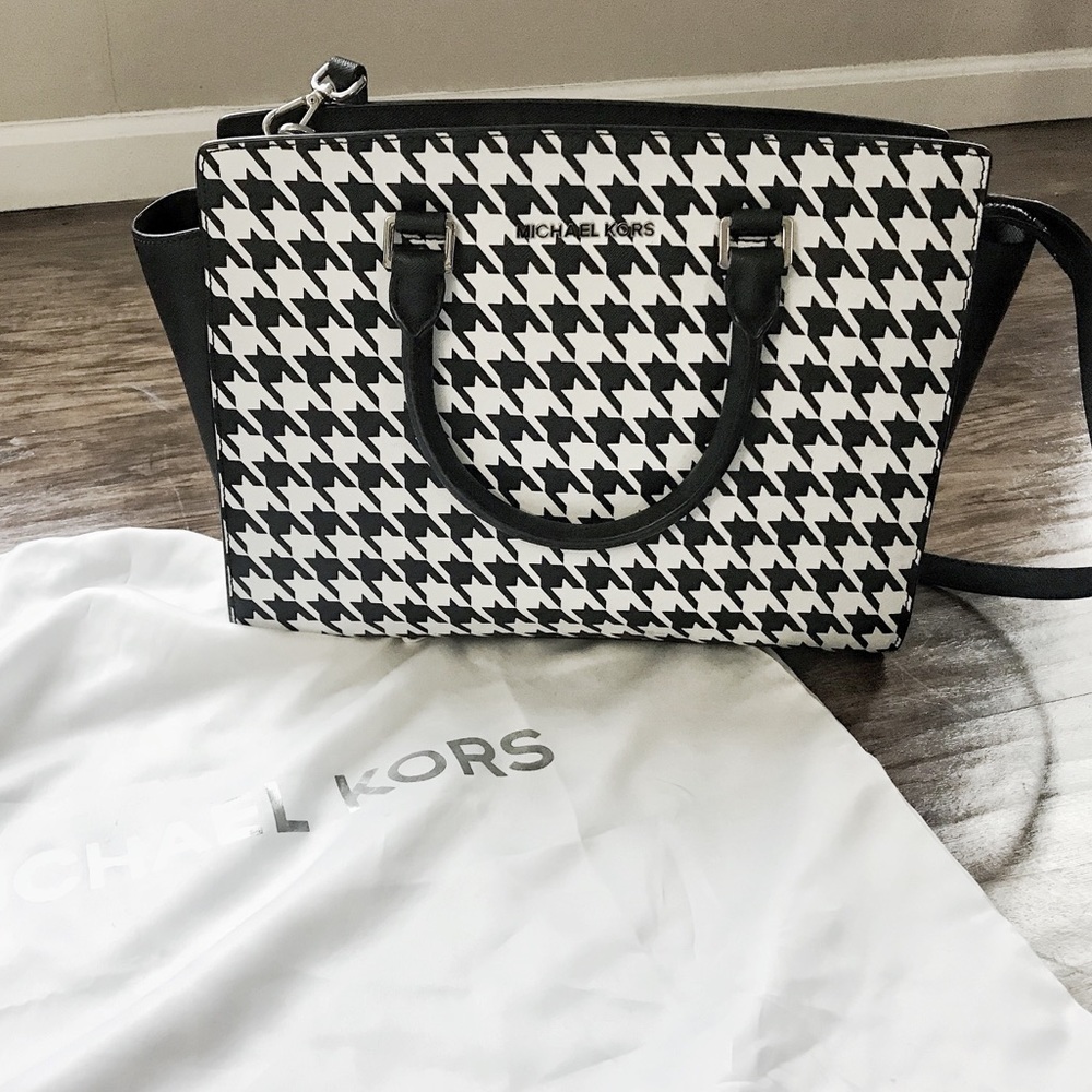 AUTHENTIC Michael Kors “Selma” large handbag